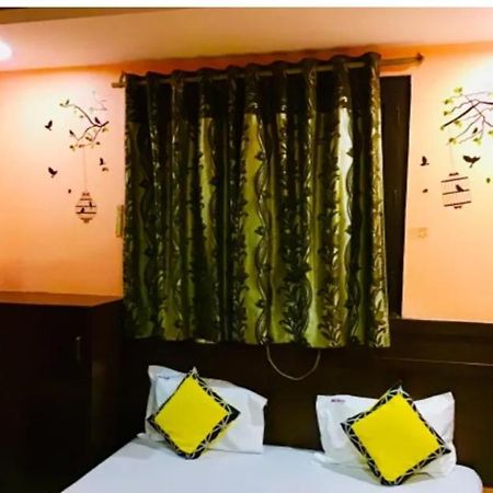 Hotel Hridey Inn Új-Delhi Kültér fotó