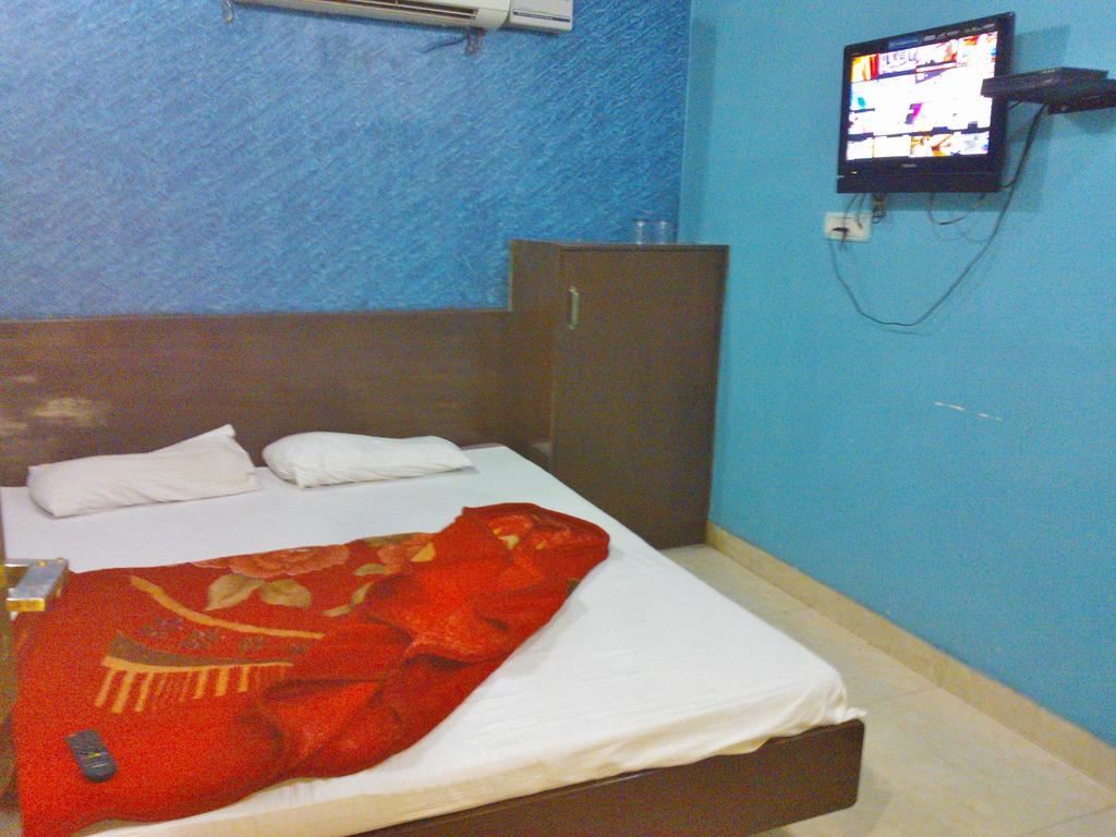 Hotel Hridey Inn Új-Delhi Kültér fotó