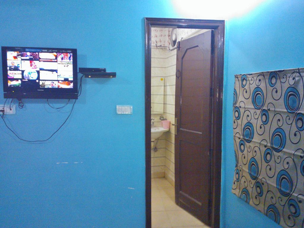 Hotel Hridey Inn Új-Delhi Kültér fotó