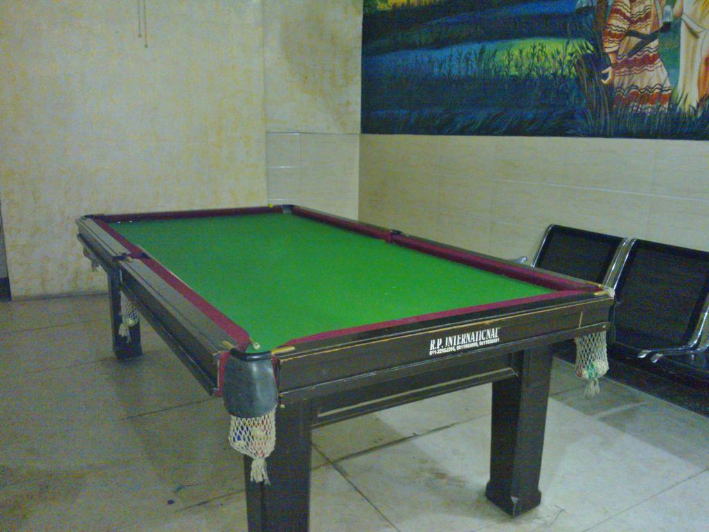 Hotel Hridey Inn Új-Delhi Kültér fotó