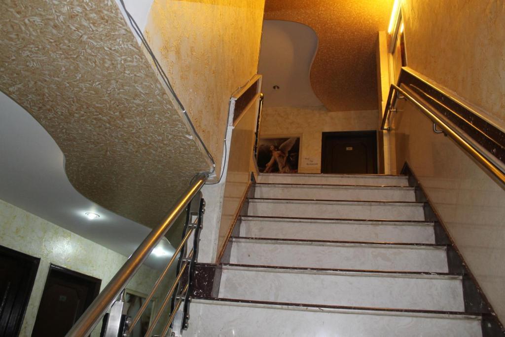 Hotel Hridey Inn Új-Delhi Kültér fotó