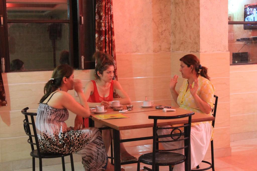 Hotel Hridey Inn Új-Delhi Kültér fotó