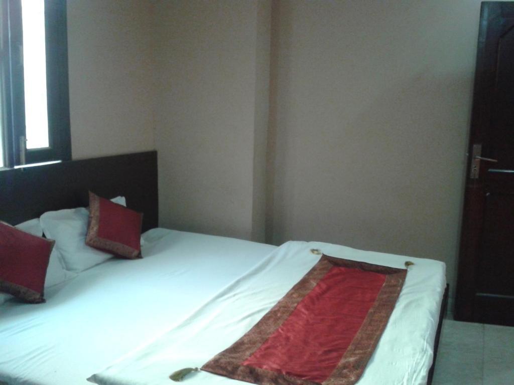 Hotel Hridey Inn Új-Delhi Kültér fotó
